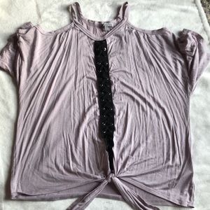 Women’s shirts